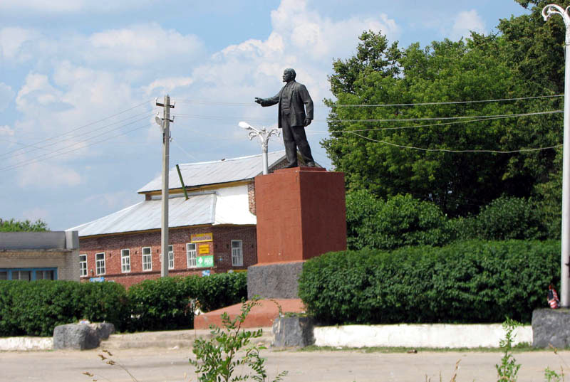 Елатьма. Памятник  В.И.Ленину. Фото Ф.Трофимова 2006 г.