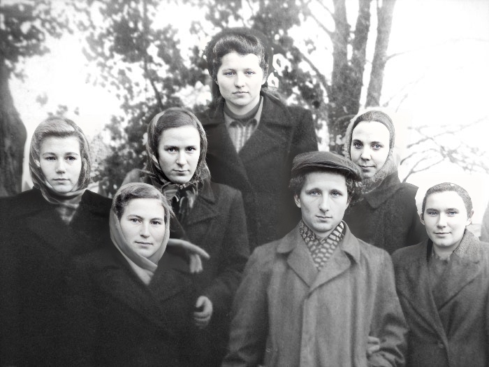 Учителя Елатомской основной общеобразовательной школы. Фото 1953 года.