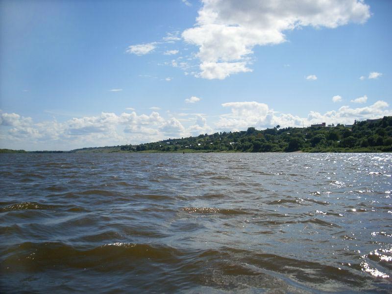 Вид на елатомский берег с Оки. Фото предоставлено Юрием Белоусовым.