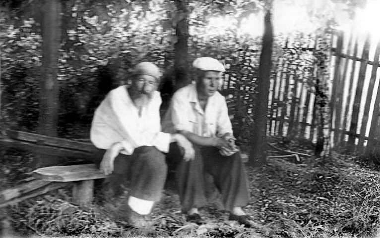 А.C.Суворов и С.А.Сладкопевцев. Елатьма, 1955 г.